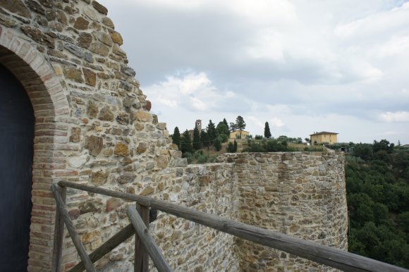 baluardo delle mura del castello di Migliano
