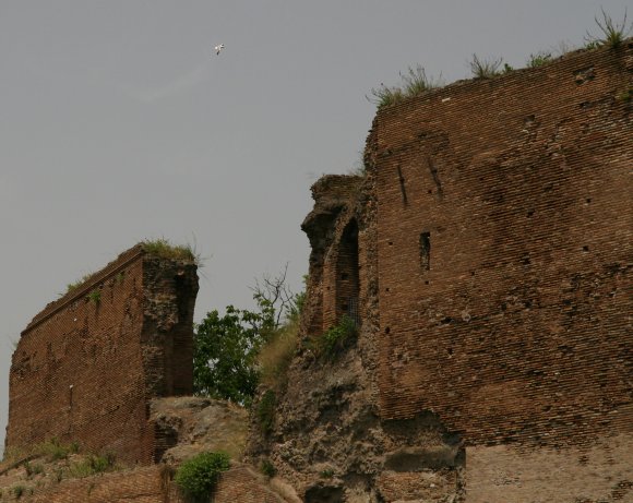Antiche mura romane nei pressi di Porta Ardeatina